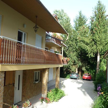 Attila Apartmanhaz Hotel Hévíz Екстериор снимка