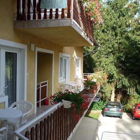 Attila Apartmanhaz Hotel Hévíz Екстериор снимка