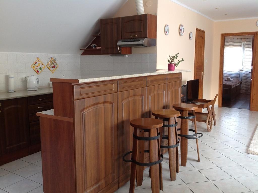 Attila Apartmanhaz Hotel Hévíz Стая снимка