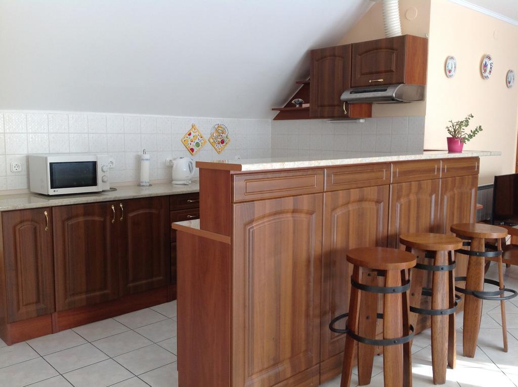 Attila Apartmanhaz Hotel Hévíz Стая снимка