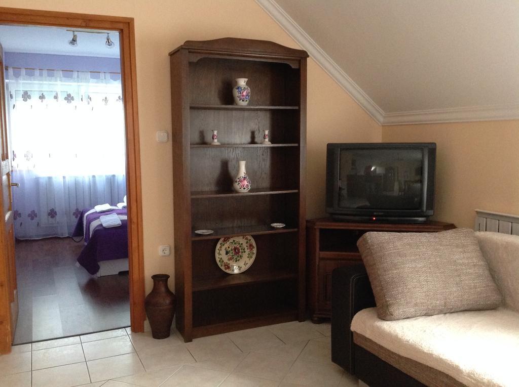 Attila Apartmanhaz Hotel Hévíz Стая снимка