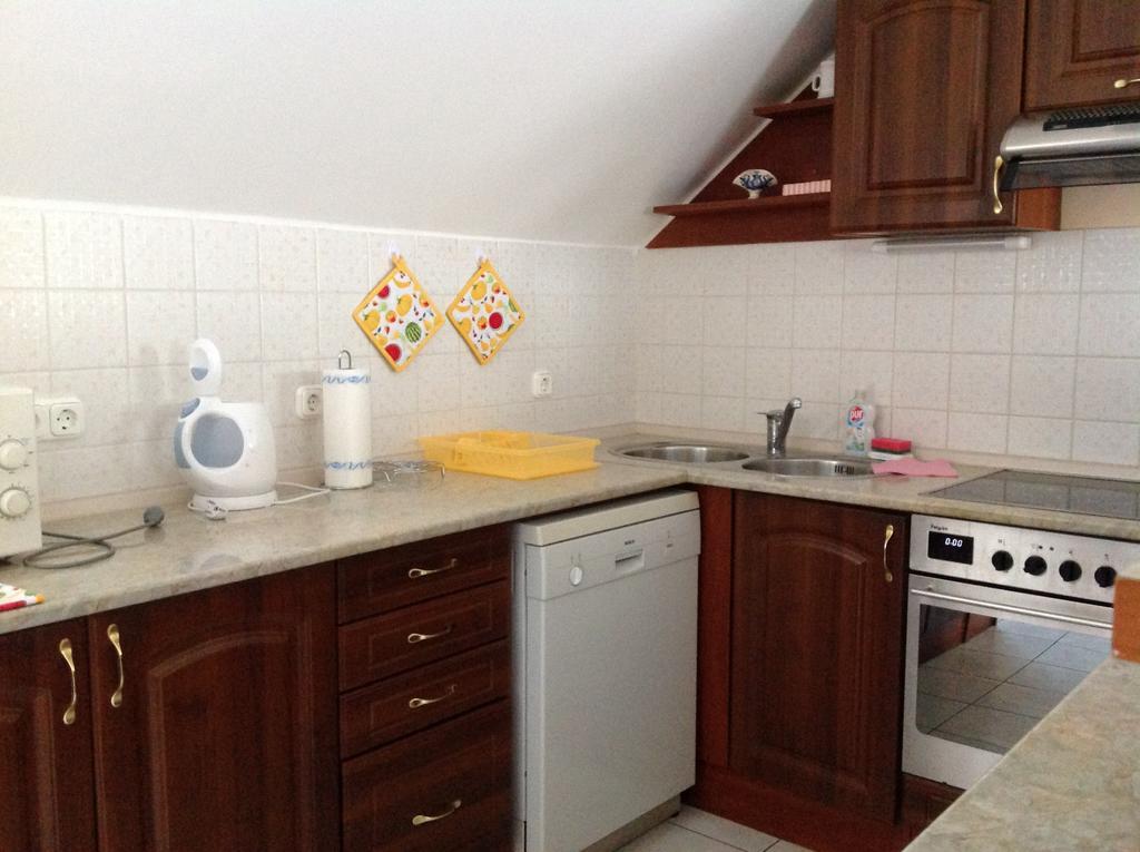 Attila Apartmanhaz Hotel Hévíz Стая снимка