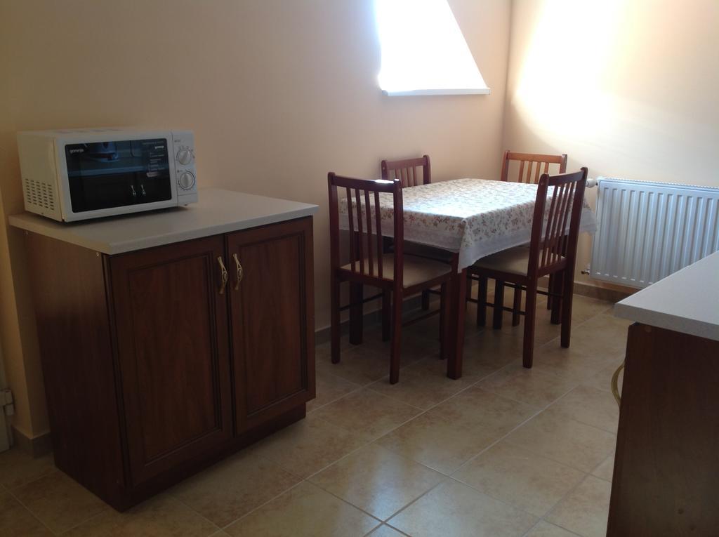 Attila Apartmanhaz Hotel Hévíz Стая снимка