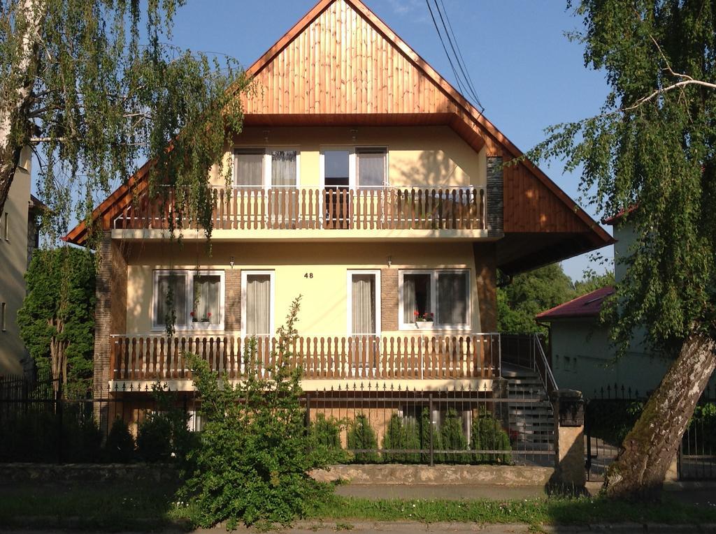 Attila Apartmanhaz Hotel Hévíz Екстериор снимка