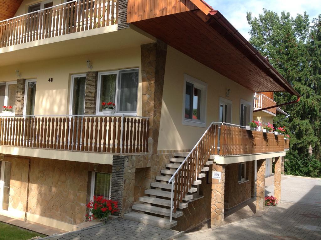 Attila Apartmanhaz Hotel Hévíz Екстериор снимка